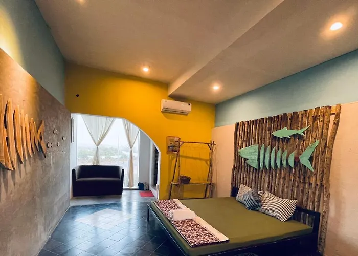 Nha Que Homestay *
